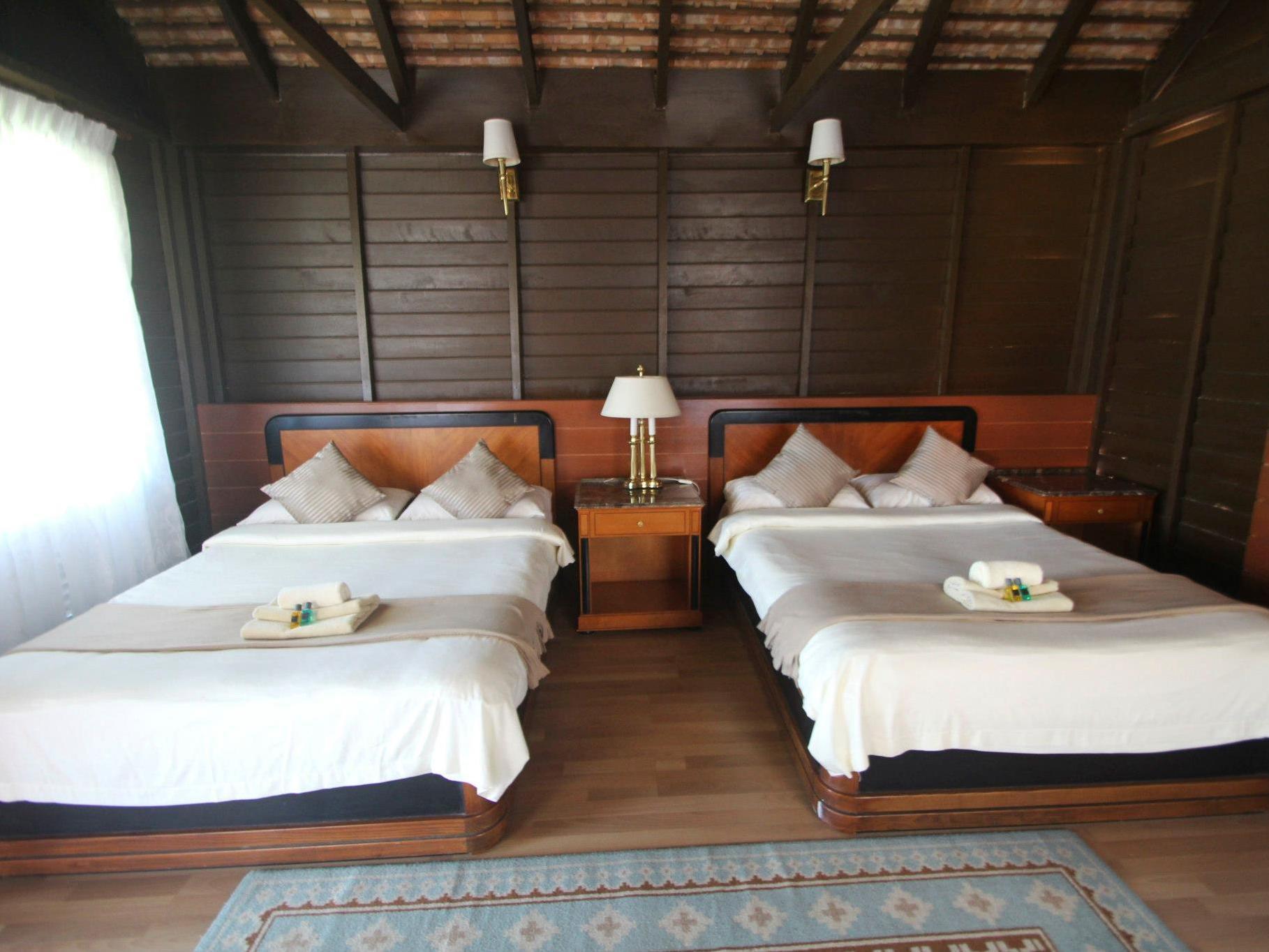The Manor Beach Resort Besut Kampung Kuala Besut Exterior photo