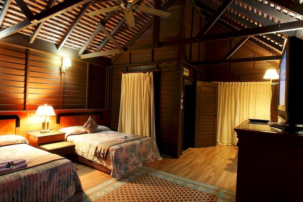 The Manor Beach Resort Besut Kampung Kuala Besut Exterior photo