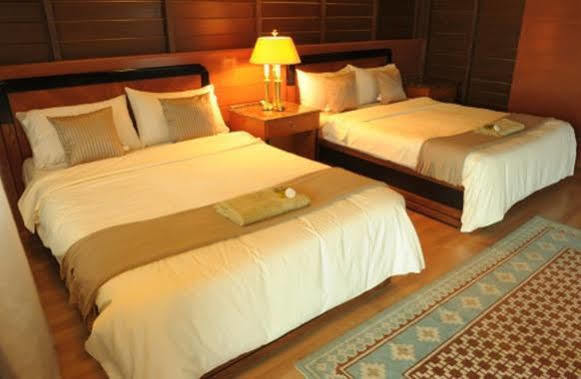The Manor Beach Resort Besut Kampung Kuala Besut Exterior photo